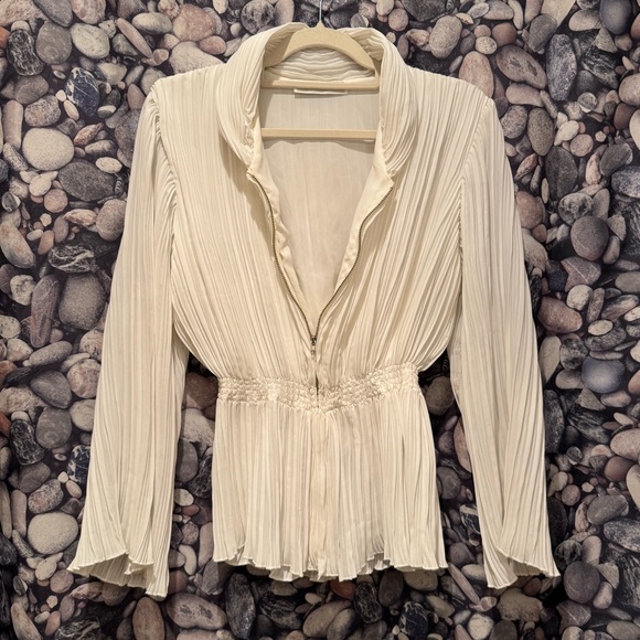 90’s Pleated Blouse - Picture 3 of 10